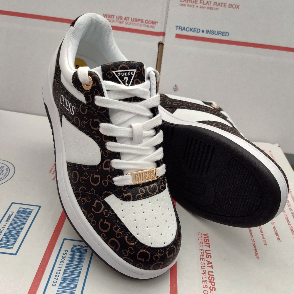 NWOB Guess Women's Vegan Leather White Brown Fashion Sneakers With Sleek Design